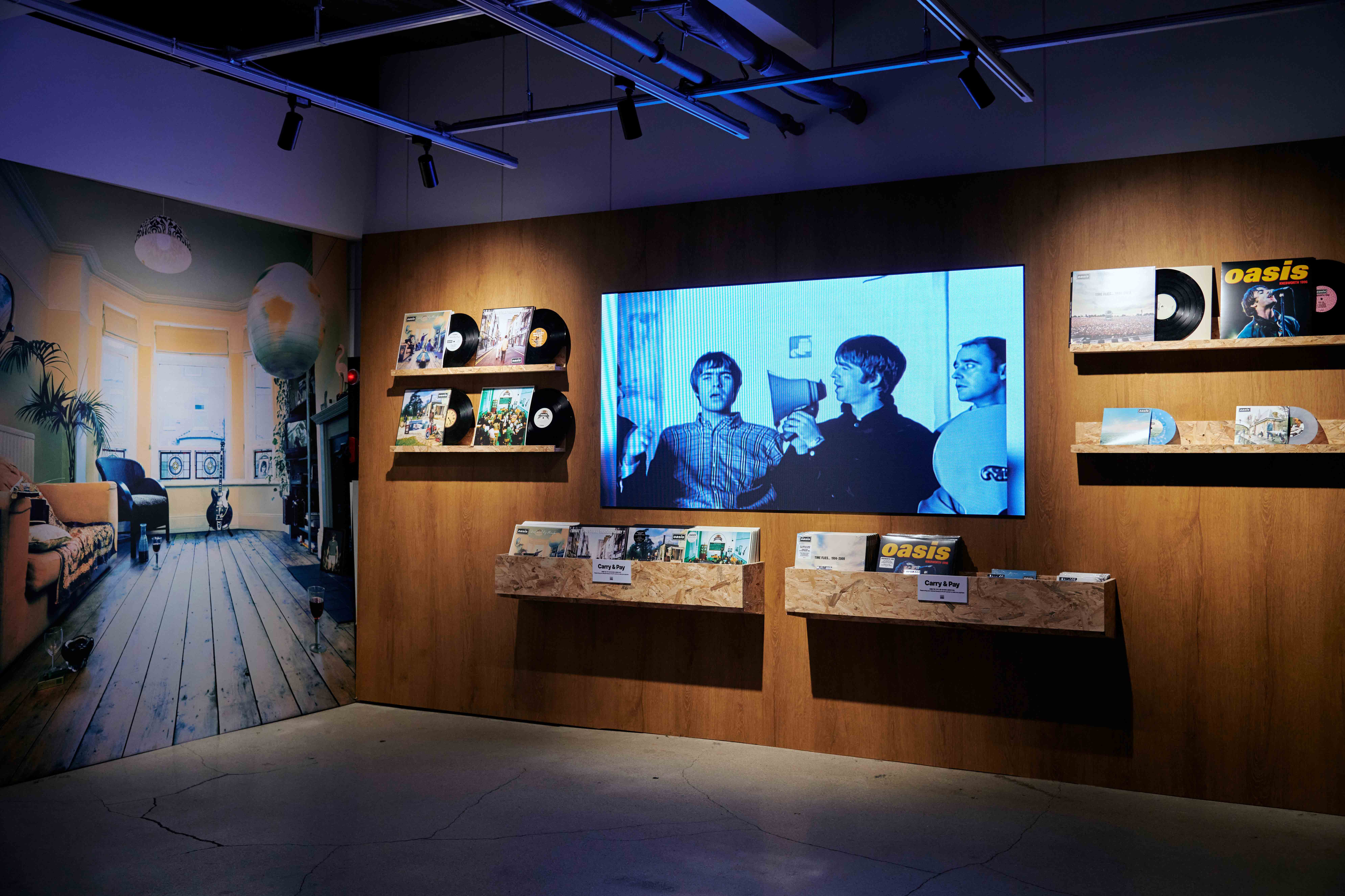 OASIS-LIVE-25-OFFICIAL-FAN-STORE-SEOUL-1 image 6