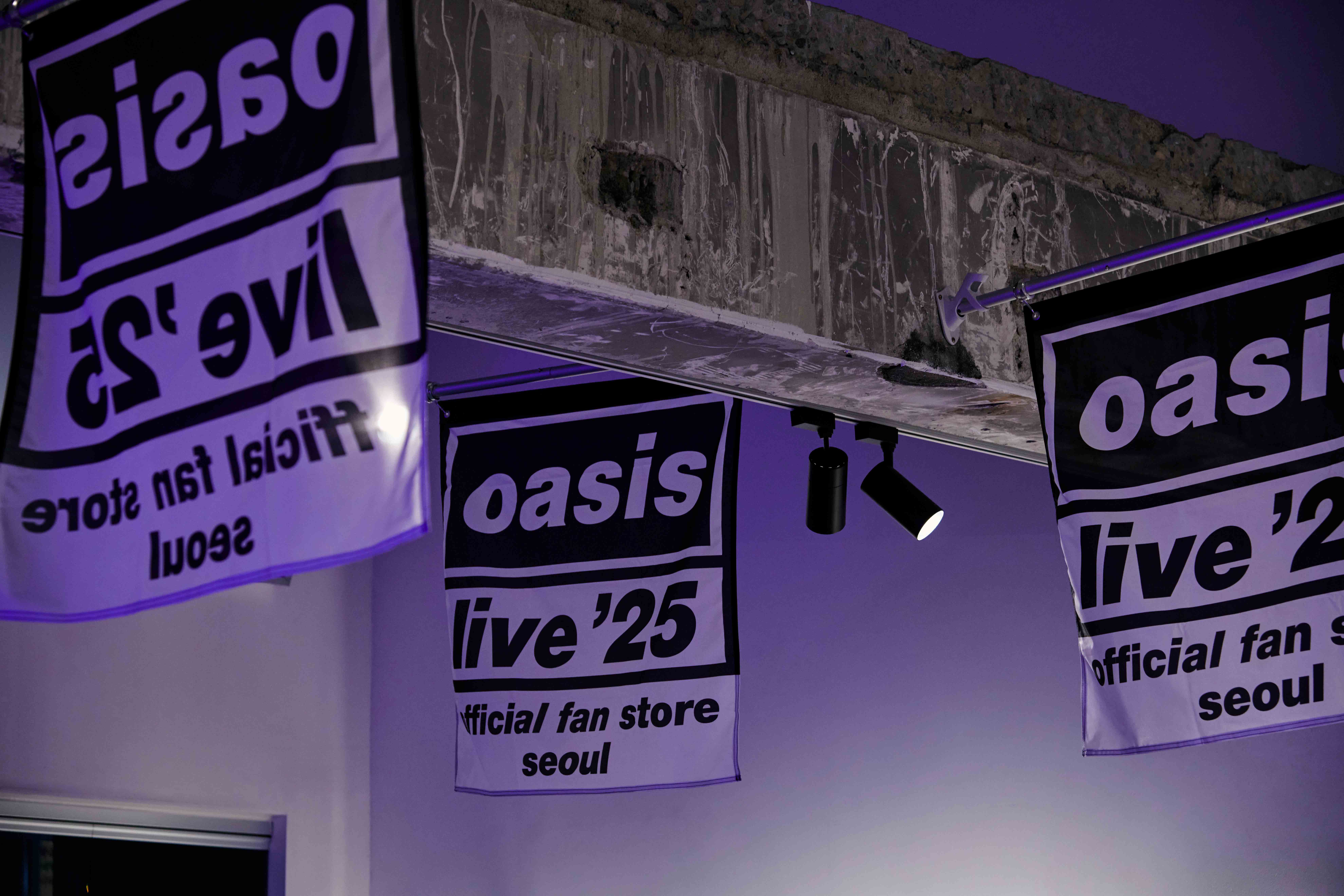 OASIS-LIVE-25-OFFICIAL-FAN-STORE-SEOUL-1 image 5