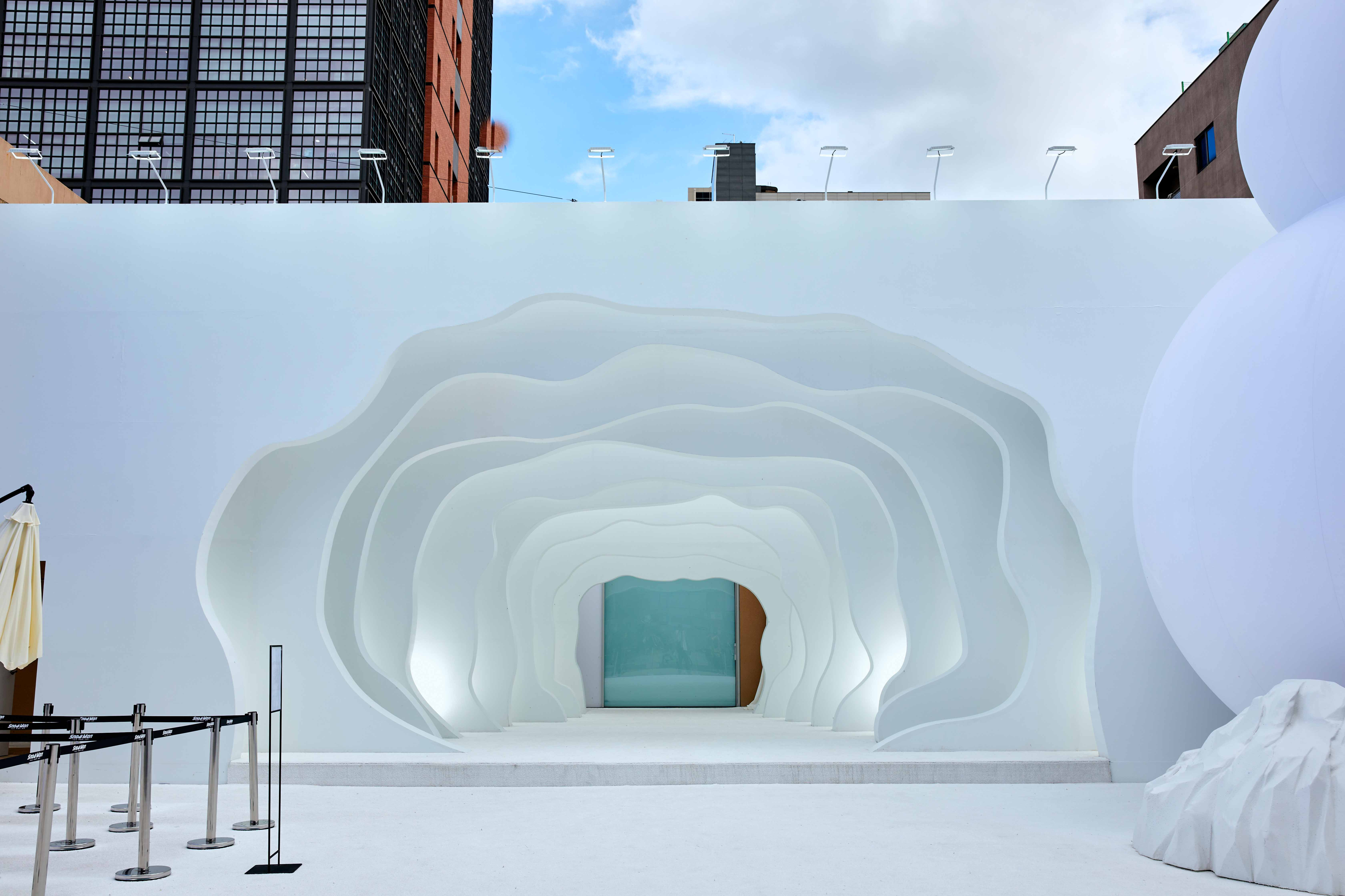 SNOWMAN-1ST-POP-UP image 2