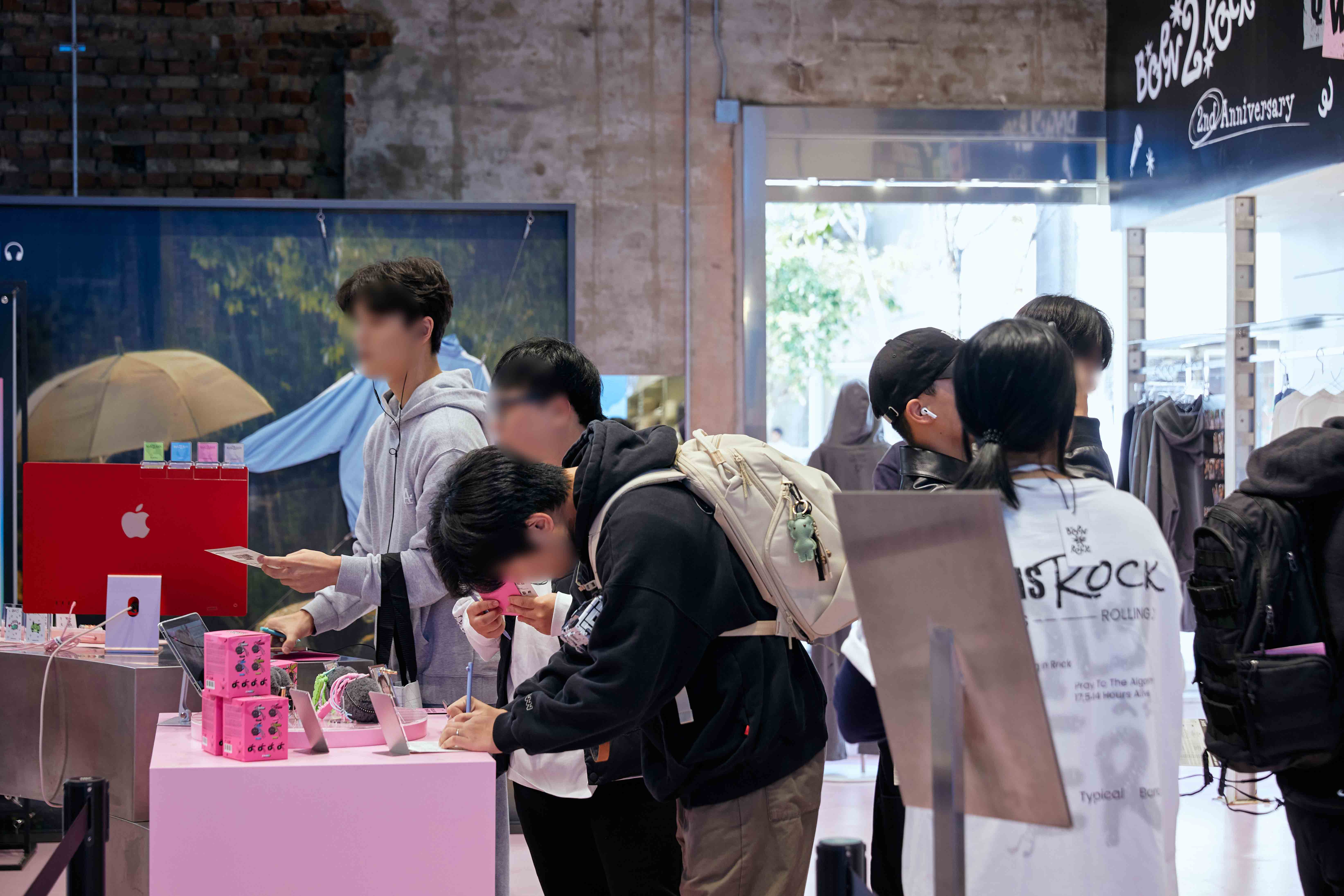 Born-2-Rock-QWER-2ND-ANNIVERSARY-POP-UP-STORE image 4