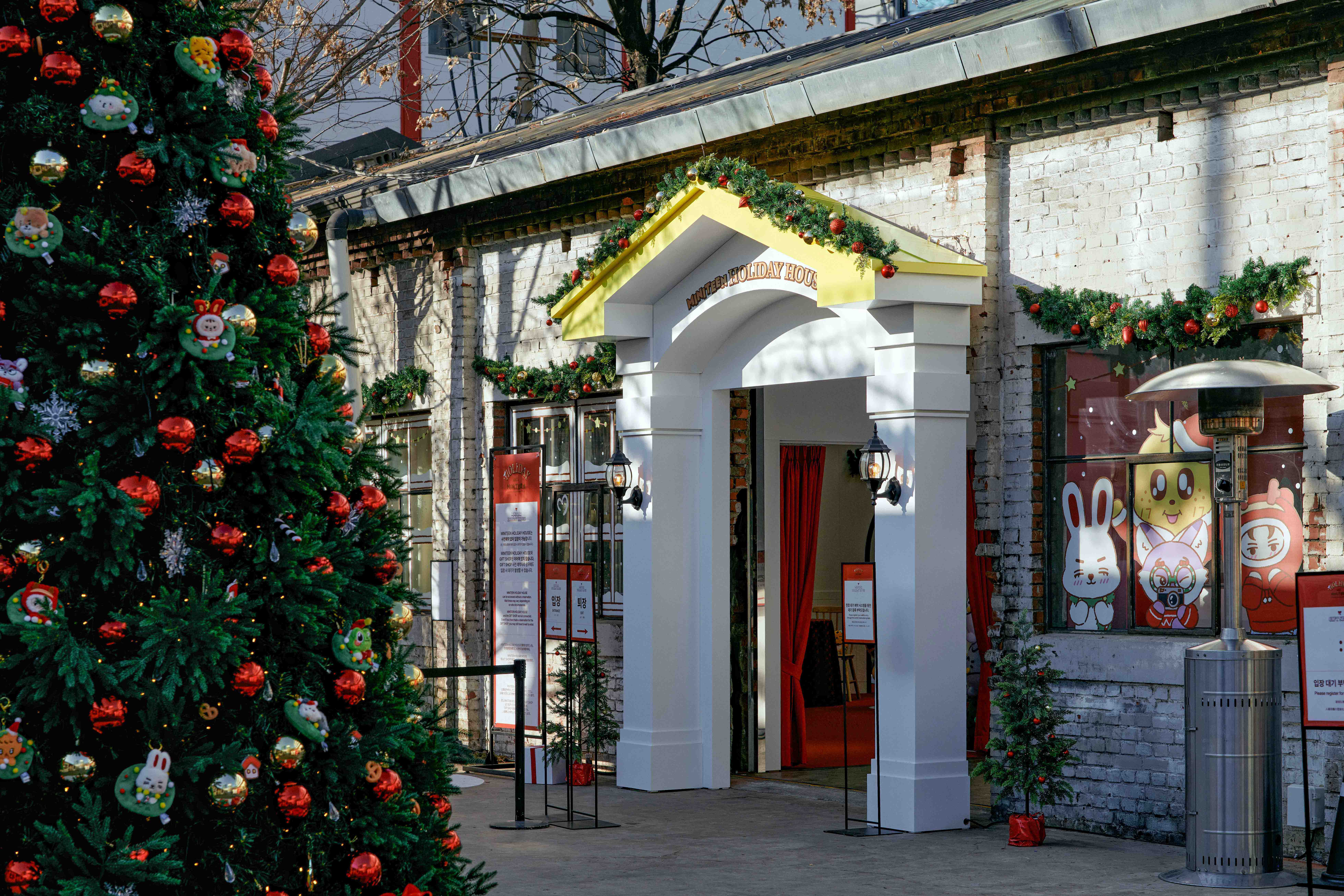 HOLIDAY-WITH-MINITEEN-POP-UP image 3