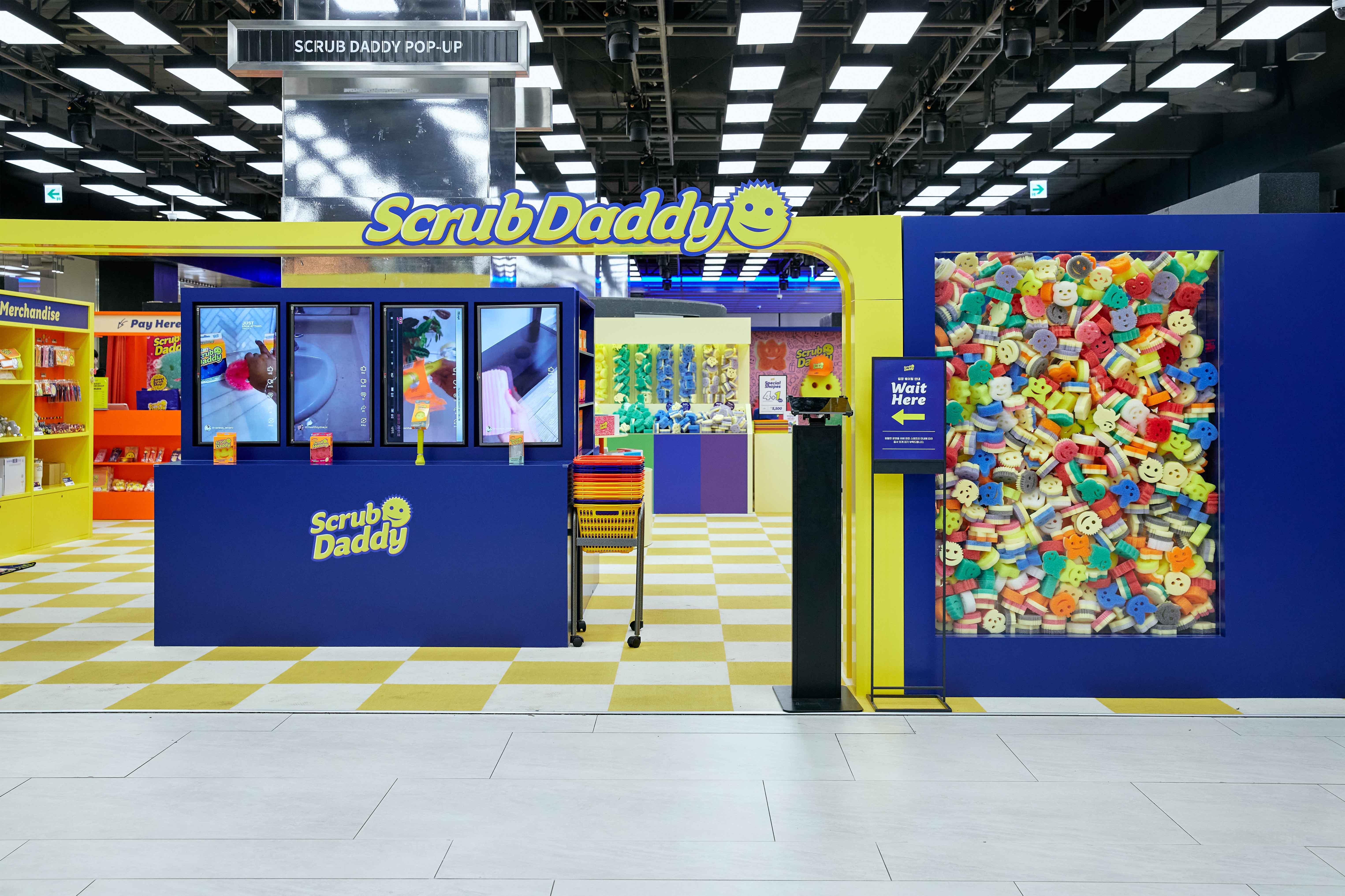 scrub-daddy-the-hyundai-pop-up-store image 5