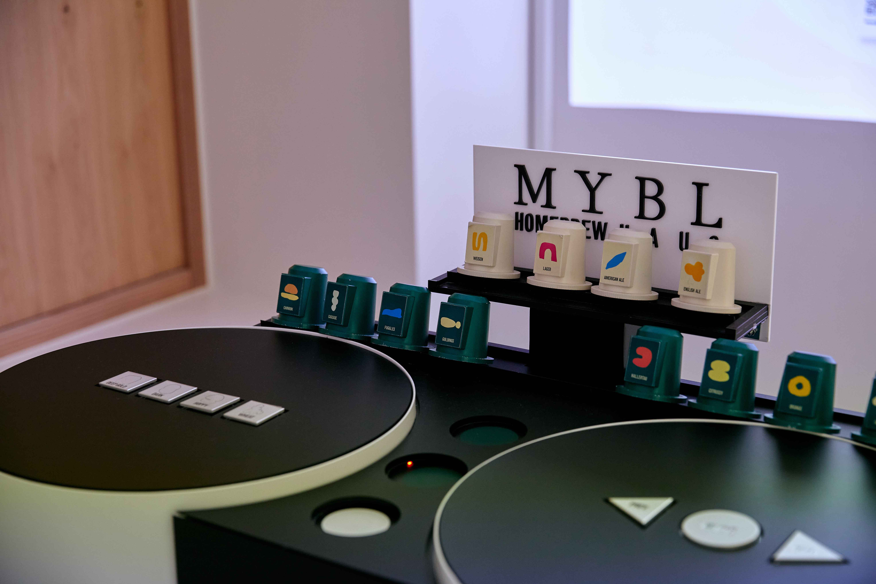 LG HOMEBREW: JOOWOOJAE MODEL HAUS