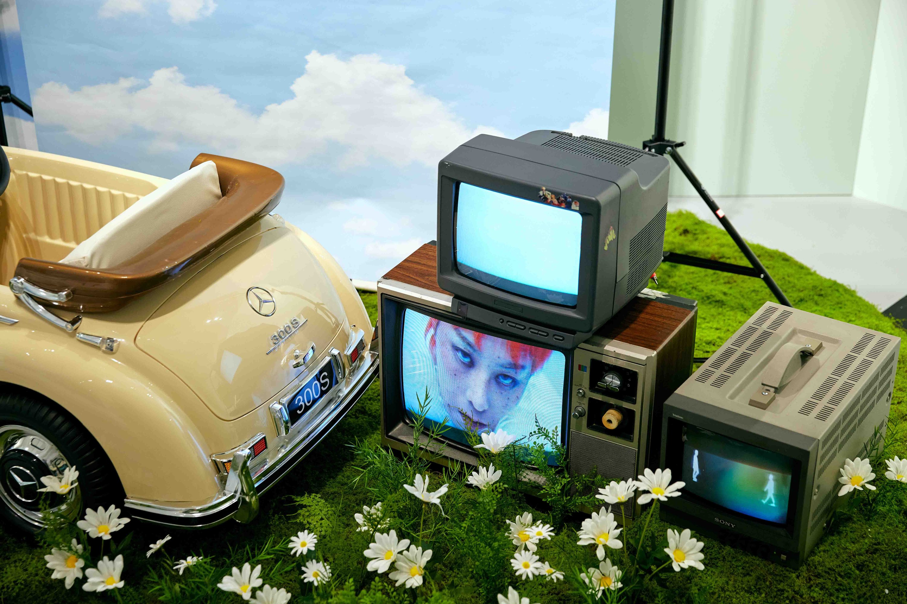 G-DRAGON MEDIA EXHIBITION: ÜBERMENSCH