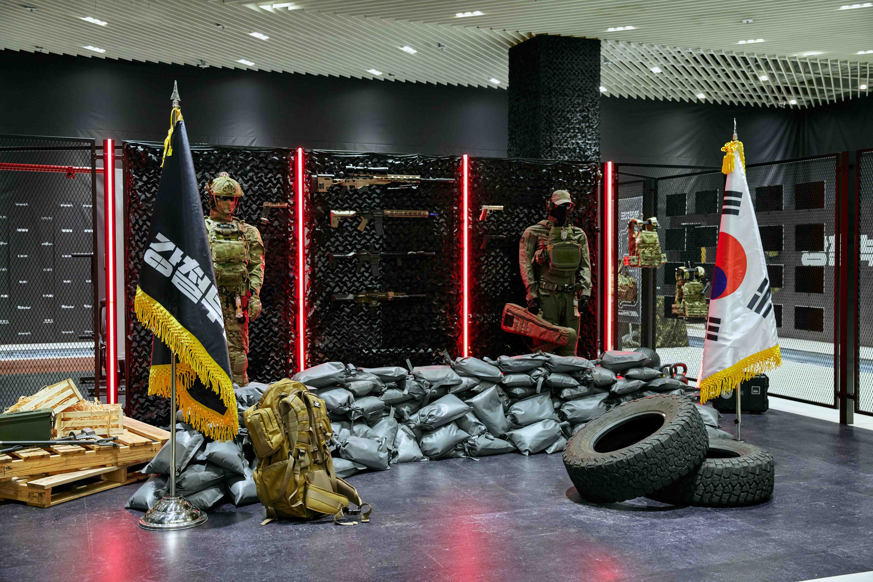 THE "강철부대 W" POP-UP STORE AT THE HYUNDAI SEOUL